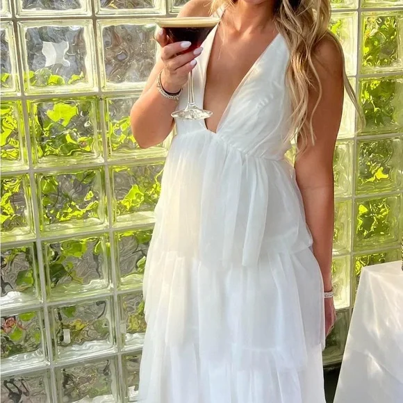 Selfie Leslie White Maxi Dress - Picture 3 of 3